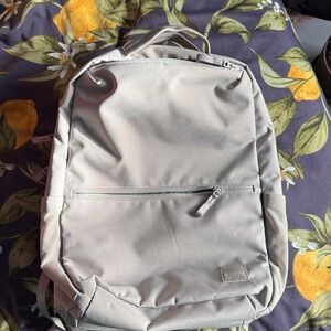 Lululeom Double-Zip Backpack 22L